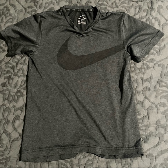 Like New Boys Medium Tshirts Lot - Picture 2 of 5